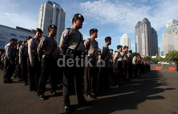 Polres Jaktim Tempatkan 2 Personel di 1 TPS untuk Pengamanan