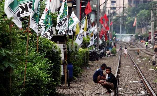 KPU Imbau Caleg dan Parpol Turunkan Sendiri Atribut Kampanye