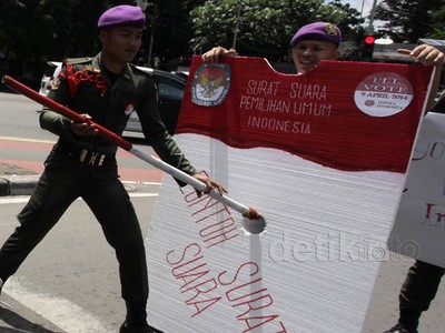 Menwa Jayakarta Sosialisasi Pemilu di Bundaran HI