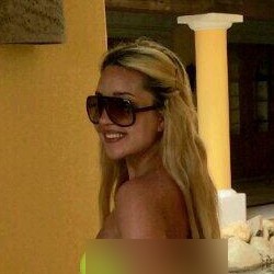 Ultah Ke-28, Amanda Bynes Pamer Foto Berbikini di Twitter