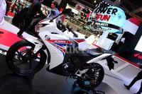 Di Indonesia sendiri Honda CBR 250R dibanderol dengan harga termahal Rp 56.700.000.