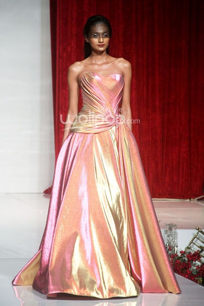 Andreas Odang Once Upon a Dream. Bazaar Bridal Week 2014. Bazaar Wedding Exhibition 2014 It Take Two to Tango at Grand Ballroom Ritz-Carlton. Pasific Place. Jakarta. [Foto: Mohammad Abduh/Wolipop]