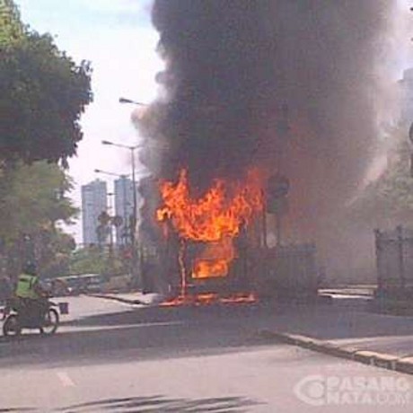 Bus TransJ Terbakar, Ahok: Bus Tua Tapi Dipaksa Beroperasi