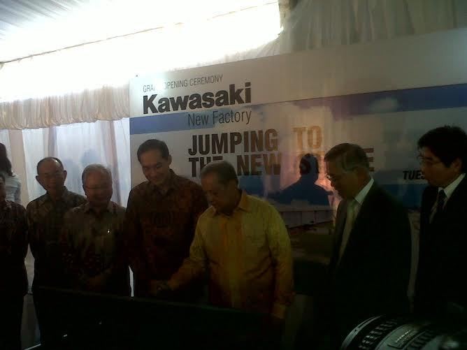 Hidayat dan Lutfi Resmikan Pabrik Baru Kawasaki Bernilai Rp 1,1 Triliun