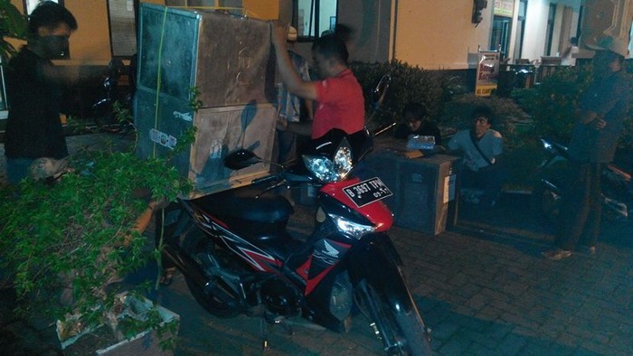 Kotak Suara di Kelurahan Cijantung Dipindahkan ke TPS Tanpa Pengawalan