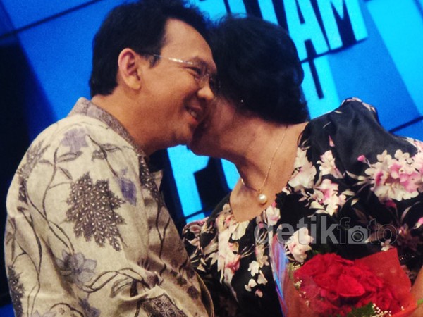 Kebahagiaan Ahok dan Ibunda di Hitam Putih
