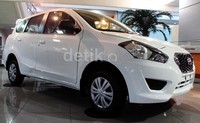 MPV Datsun ini dari tampilan luar terlihat modern dengan garis siluet samping yang memperkuat karakternya.