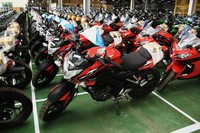Pabrik yang berada di Kawasan Industri MM2100 Cikarang Barat, Bekasi ini menyerap tenaga kerja sampai 1.600 orang pekerja. Pool/Dok. Kawasaki/detikFoto.