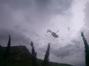 Helikopter Putih Melenggang Tinggalkan Rumah Prabowo