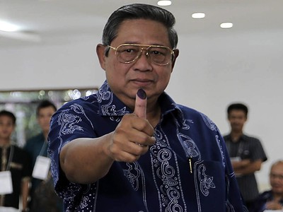 SBY dan Keluarga Nyoblos di TPS 06 Cikeas