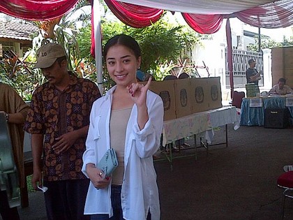 Pengalaman Perdana Nikita Willy Nyoblos