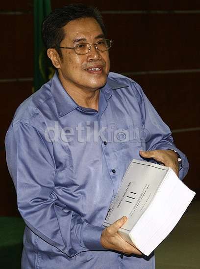 Eks Pejabat Kemenag, Ahmad Jauhari Divonis 8 Tahun Penjara Eks Pejabat Kemenag, Ahmad Jauhari Divonis 8 Tahun Penjara