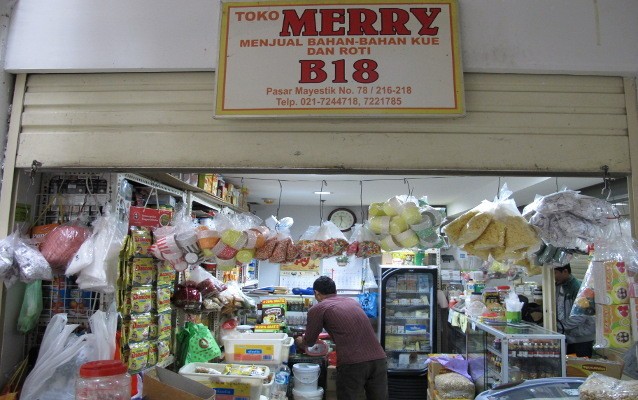 Mau Beli Cetakan Kue Pancong, Renda Katun dan Selai? Semuanya Ada di Mayestik