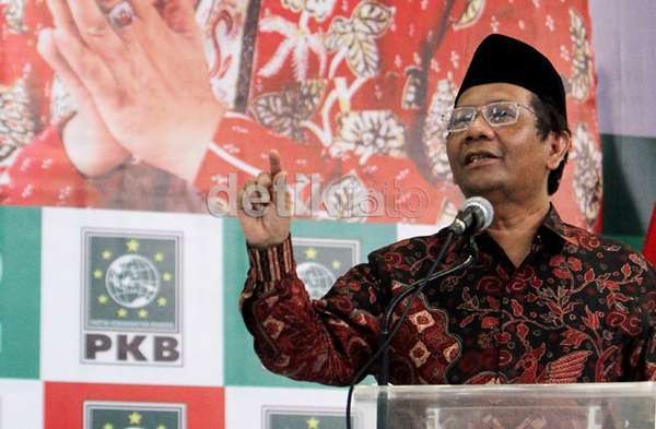 Sabam Sirait Usulkan Mahfud MD Sebagai Cawapres Jokowi