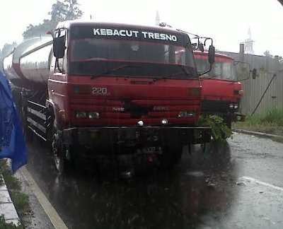Usai Pesta Miras, Dua Pemuda Tewas Dilindas Truk