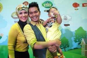 Tak Pakai Baby Sitter, Indra Bekti Libatkan Mertua untuk Urus Anak