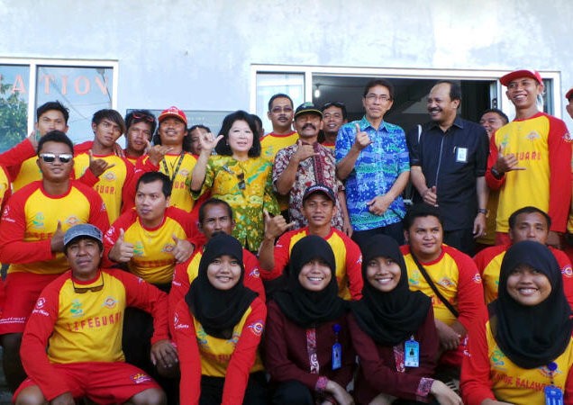 Mengenal Lifeguard di Pangandaran