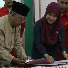 Ribuan Santri Tebuireng Nikmati Layanan Murah Telkomsel