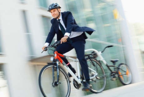 Bukan Jatuh, Kontak dengan Sepeda Justru Lebih Banyak Bikin Pria Cedera