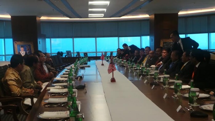 Mahathir Mohamad Sambangi Markas CT Corp