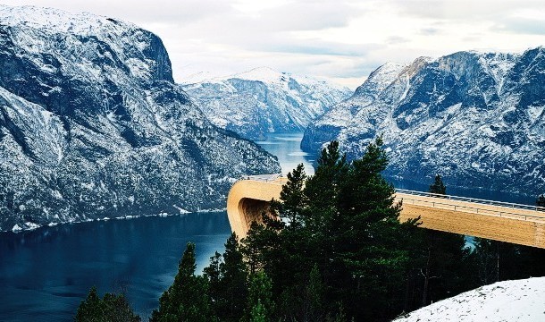 8 Tempat Paling Ngeri Untuk Melihat Pemandangan (2)