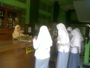 SMA di Yogya Ini Berikan Makanan Gratis ke Siswa selama UN