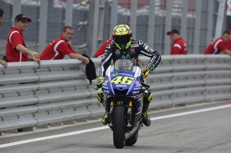 Rossi Terkendala Ban Depan