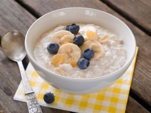 Sarapan Oatmeal dengan Buah dan Kacang-kacangan dapat Turunkan Kadar Gula Darah (1)
