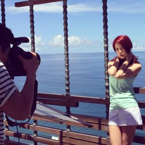 Song Ji Hyo Tampil Santai untuk Pemotretan Majalah di Bali