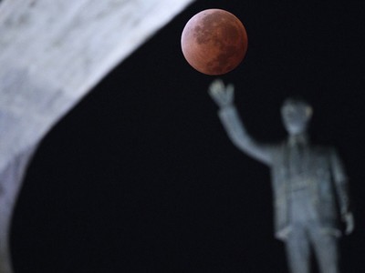 Gerhana Bulan di Berbagai Negara
