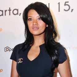 Ini Hidangan Ekstrem yang Pernah Dicicipi Farah Quinn