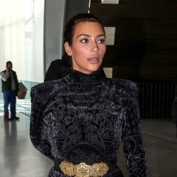 Wow! Busana Kim Kardashian Ini Seharga Rp 32,3 Juta