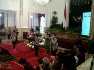 Ibu Ani Cerita Soal Cucunya Aira yang Alami Gangguan Telinga