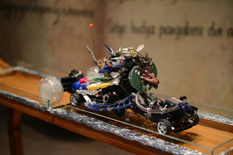 Mainan Mobil-Mobilan Kepala Naga, Karya Seni Eksperimental ThedeoMIXBLOOD