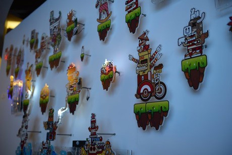 Gabungan Punakawan Wayang dan Mickey Mouse di Instalasi Bergerak Karya Indieguerillas