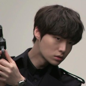 Ahn Jae Hyun Jadi Polisi Ganteng di Drama Youre Surrounded