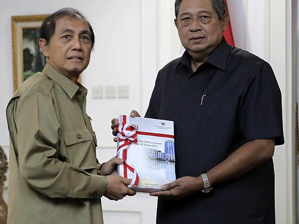 BPK Serahkan HPS II Tahun 2013