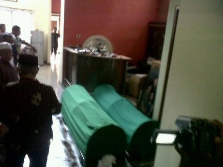 Pasutri di Bandung Dihabisi dengan Alat Kejut dan Belati