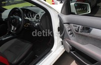Bagian kabin Mercedes-Benz.