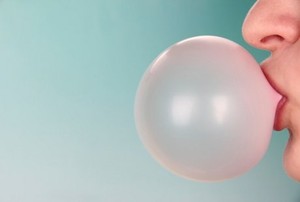 Permen Karet yang Tertelan Bisa Menyumbat Usus?