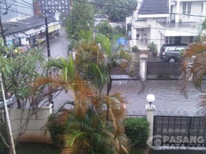 Hujan Deras, Kawasan Bintaro Tergenang