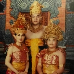 Ini Penampakan Foto Farhat Abbas yang Masih Ada di Rumah Nia Daniati