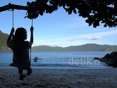 Liburan, ke Teluk Ijo Banyuwangi Saja!