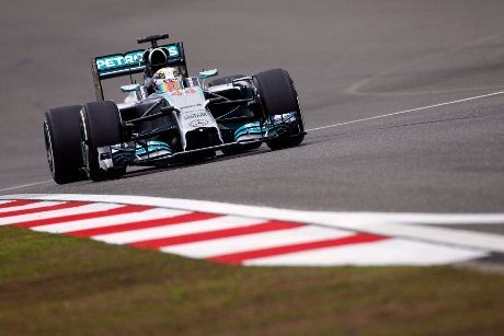 Hamilton Kuasai Sesi Kedua