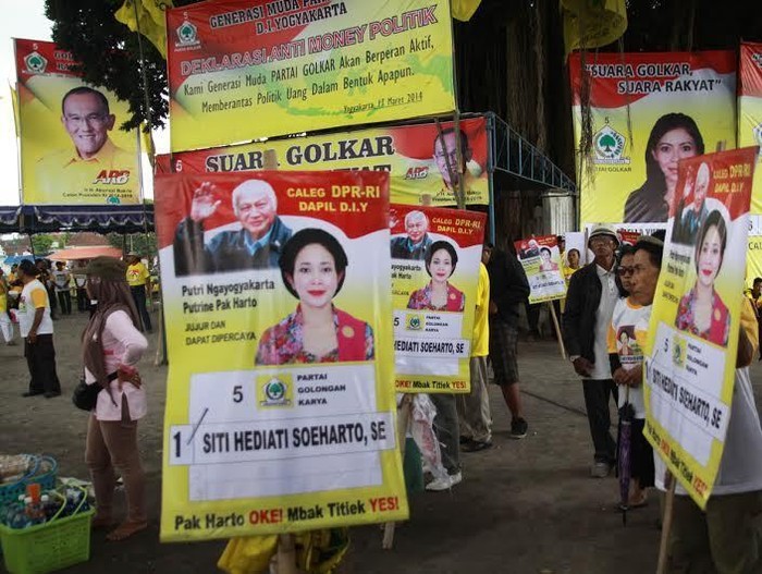Senyum Pak Harto Antar Mbak Titiek ke Senayan