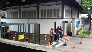 28 Petugas Cleaning Service ISS yang Bekerja di JIS Jalani Tes Lab Bakteri