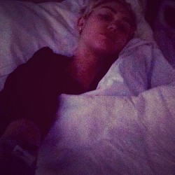 Sebar Gosip Keadaannya di Rumah Sakit, Ini Pesan Miley Cyrus untuk Haters