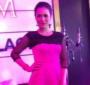 Jadi Brand Ambassador Es Krim, Raisa Pakai Dress Pink-Hitam