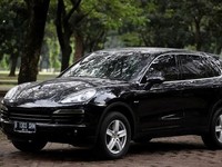 Bagaimana Rasanya Berada di Balik Kemudi Porsche Cayenne?