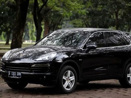 Bagaimana Rasanya Berada di Balik Kemudi Porsche Cayenne?